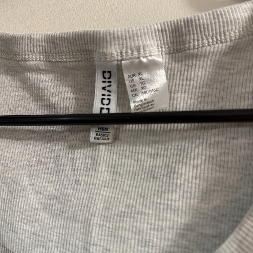 H&M Light Gray Ribbed Crop Top - Picture 3 of 3